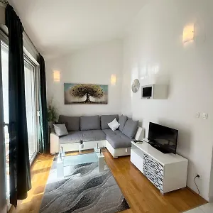 https://apartment-my-place.splithotels.org